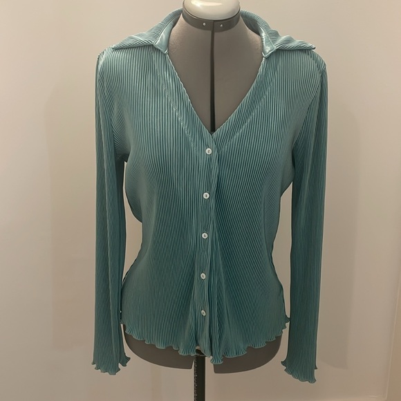 Anthropologie Dolan Lettuce Hem Button Down Top green blue Size Medium - Picture 5 of 9